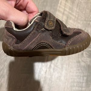 Stride Ride like new size 5 baby shoes